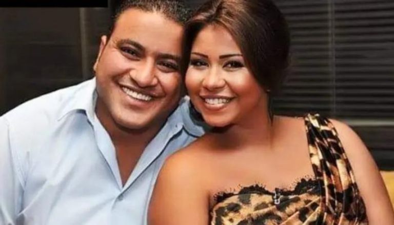 تعليقًا على قرار ضبطه وأحضاره.. شقيق شيرين عبدالوهاب يتوعدها بالقانون